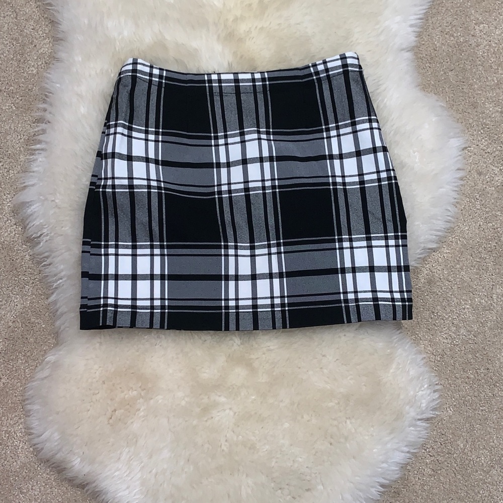 Plaid URBAN OUTFITTERS NEVER WORN skirt